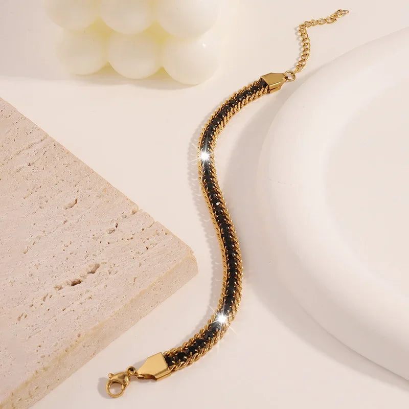 ✨ Minimalist 3-Strand Charm Bracelet – Embedded Zircon 💎